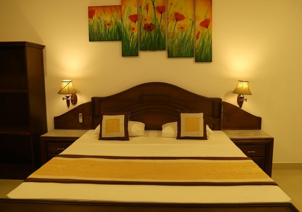 Hotel Sunrich, Kandy Hedeniya Habitación foto