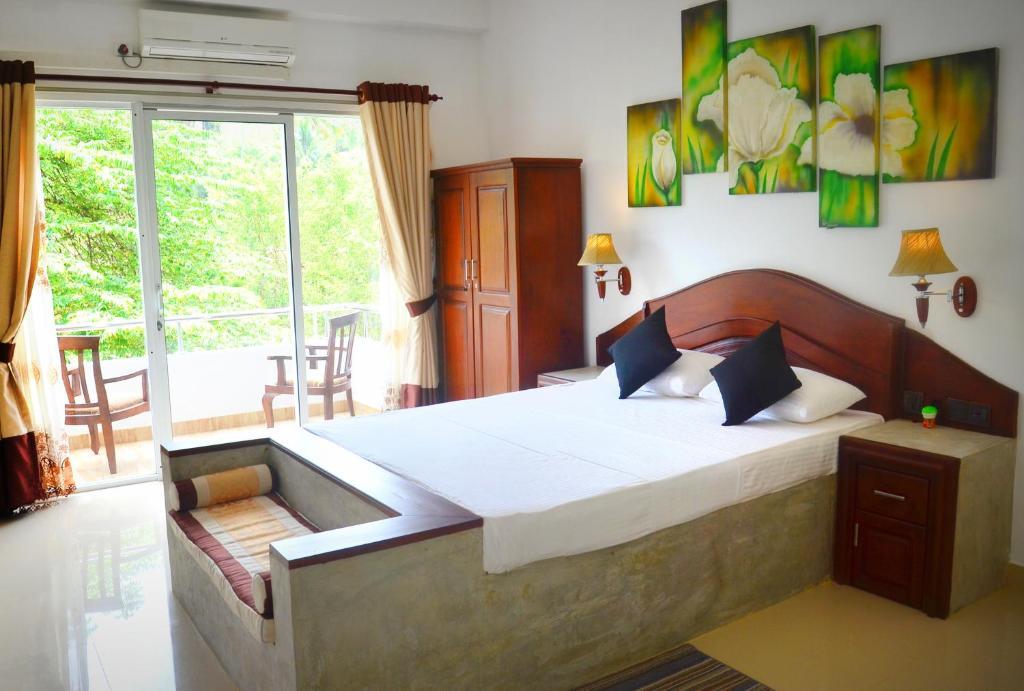 Hotel Sunrich, Kandy Hedeniya Habitación foto